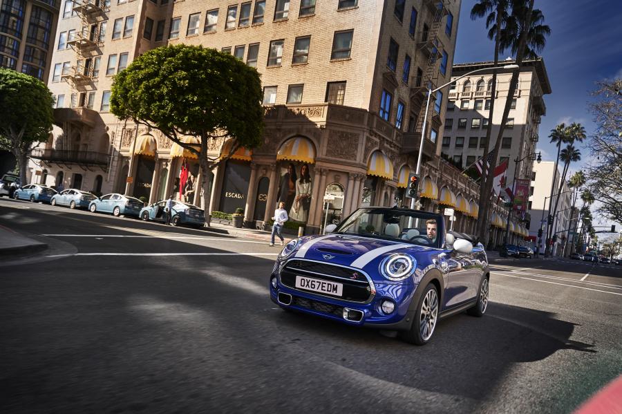  Mini Cooper S Cabrio (F57) 2018 года  (WW) (фото 17 из 222)